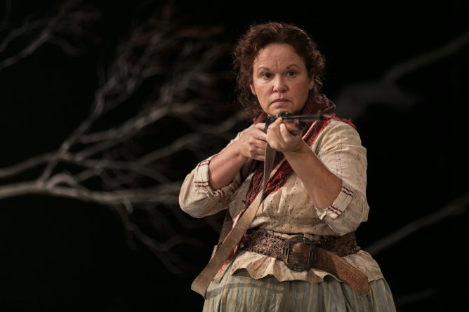 Leah-Purcell-@-Belvoir-2016-668×445